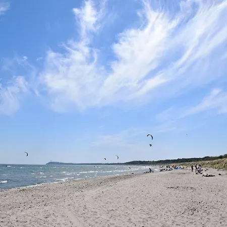 Appartementhaus Mit Balkon 300 M Bis Zum Hsr Goehren (Ruegen)