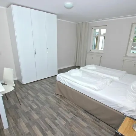 Appartementhaus Mit Balkon 300 M Bis Zum Hsr Goehren (Ruegen)