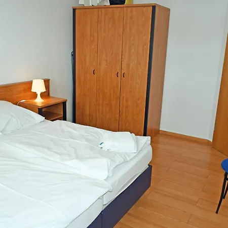 Apartament Appartementhaus Mit Balkon 300 M Bis Zum Hsr