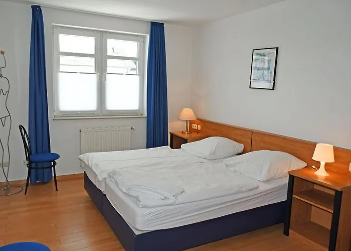 Апартаменты Appartementhaus Mit Balkon 300 M Bis Zum Hsr